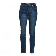 Essential Slim Jeans